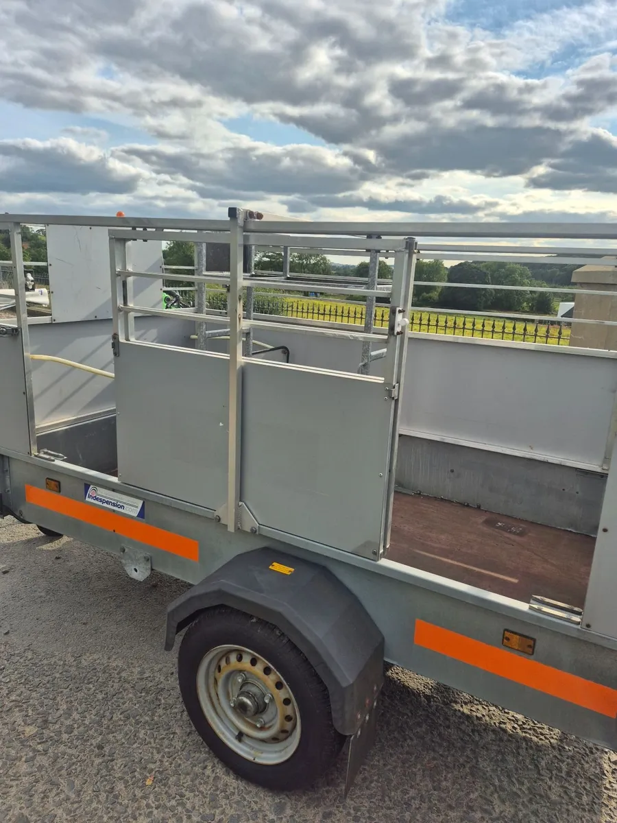 Indespension Trailer taffic trailer 8x4 like new - Image 3