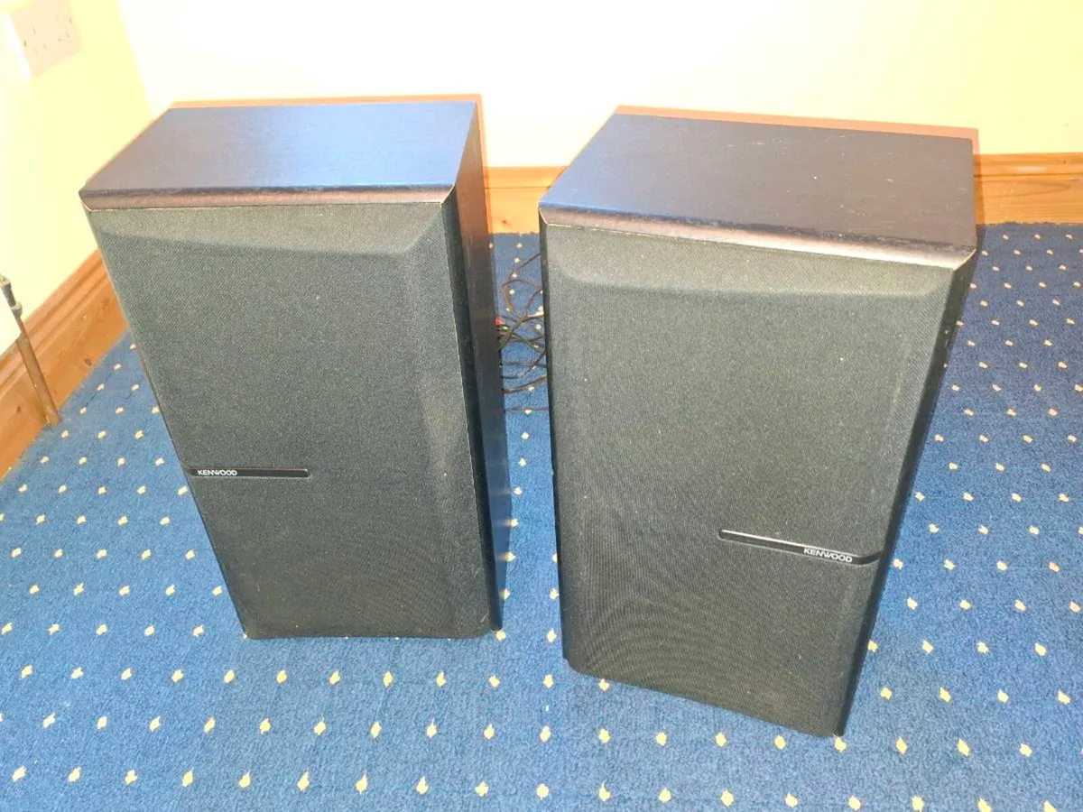 Pair of Kenwood LS-45 Vintage Hi-Fi Speakers - Image 1