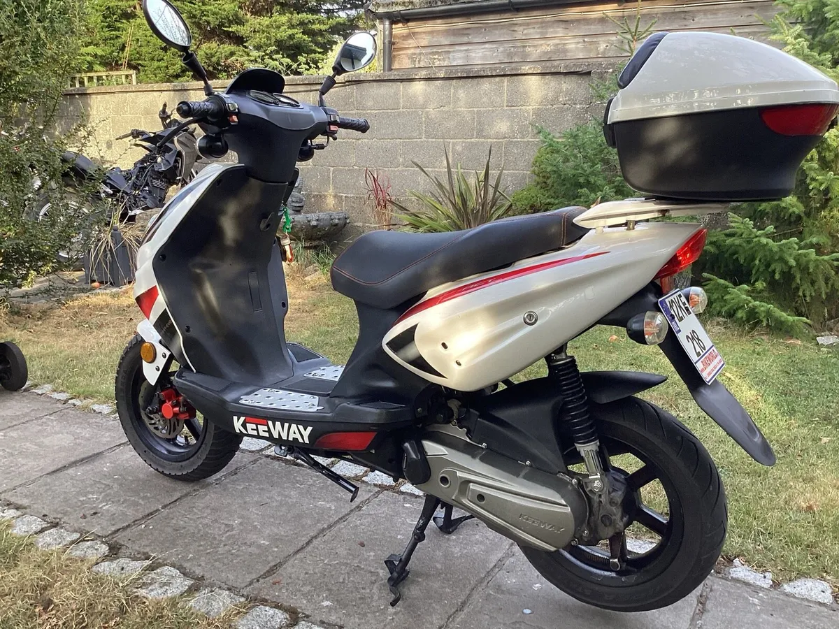 Keeway fact 50cc moped - Image 4