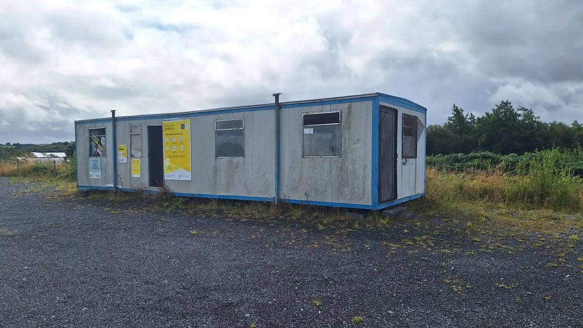 2 portacabins - Image 1
