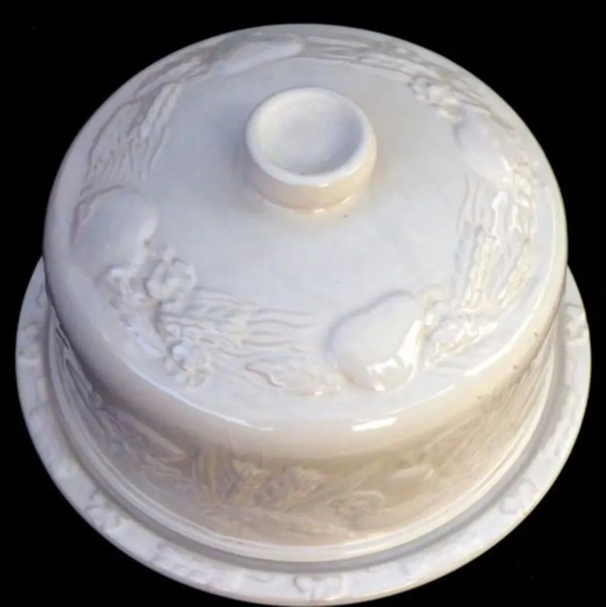 Vintage White Ceramic Cake / Cheese Dome & Plate - Image 4