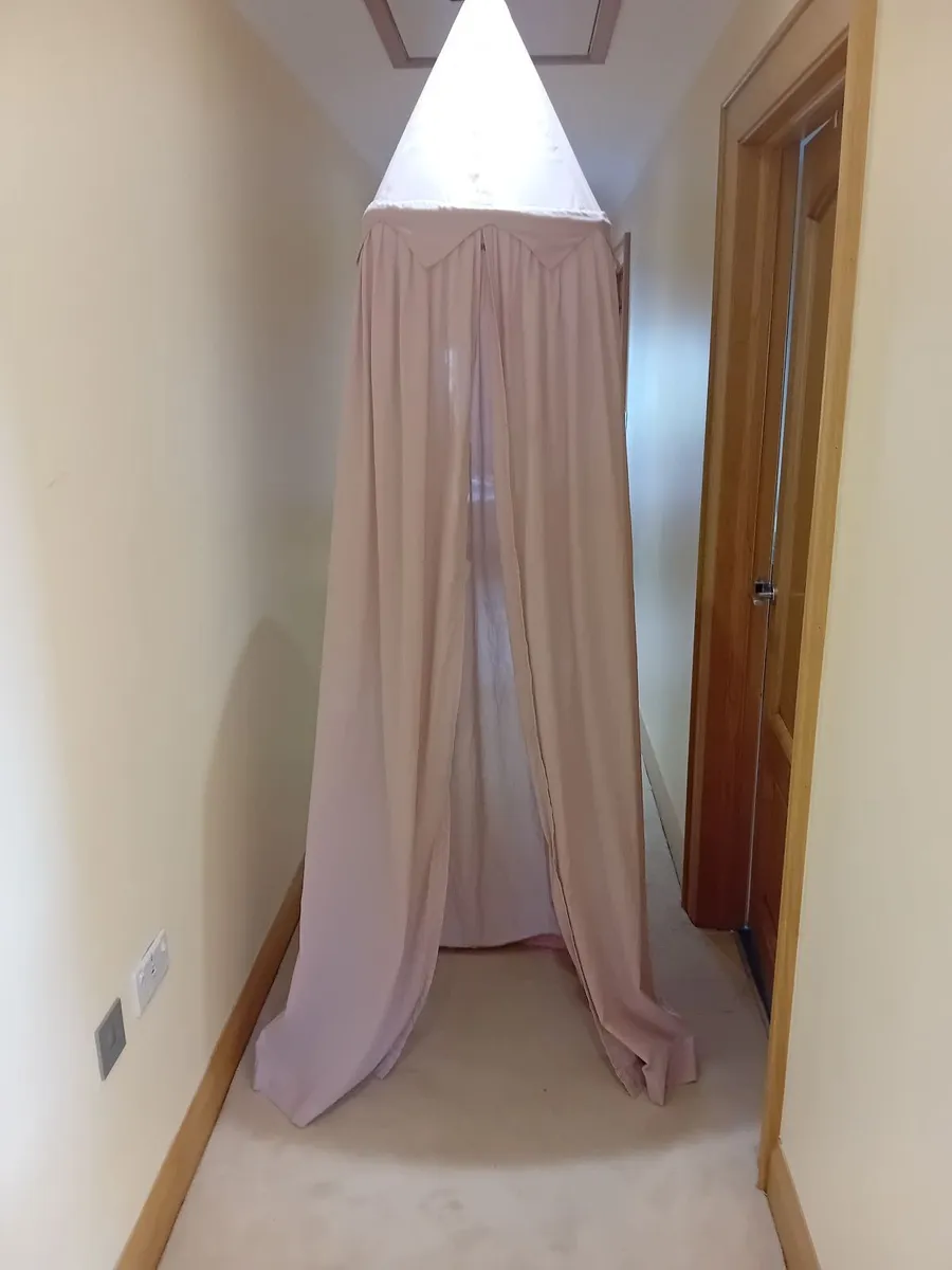 Beautiful Dusty Pink Canopy - Image 1
