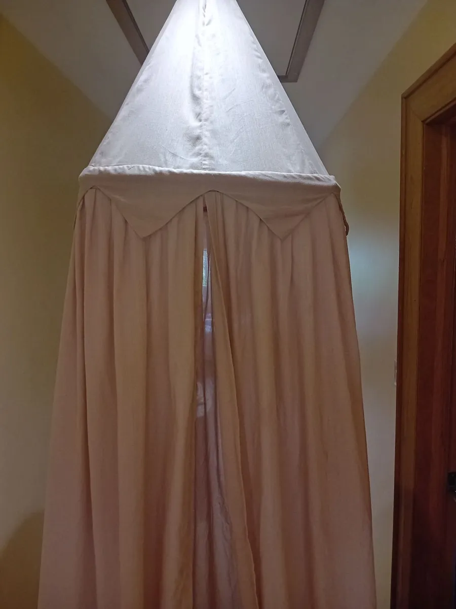 Beautiful Dusty Pink Canopy - Image 3