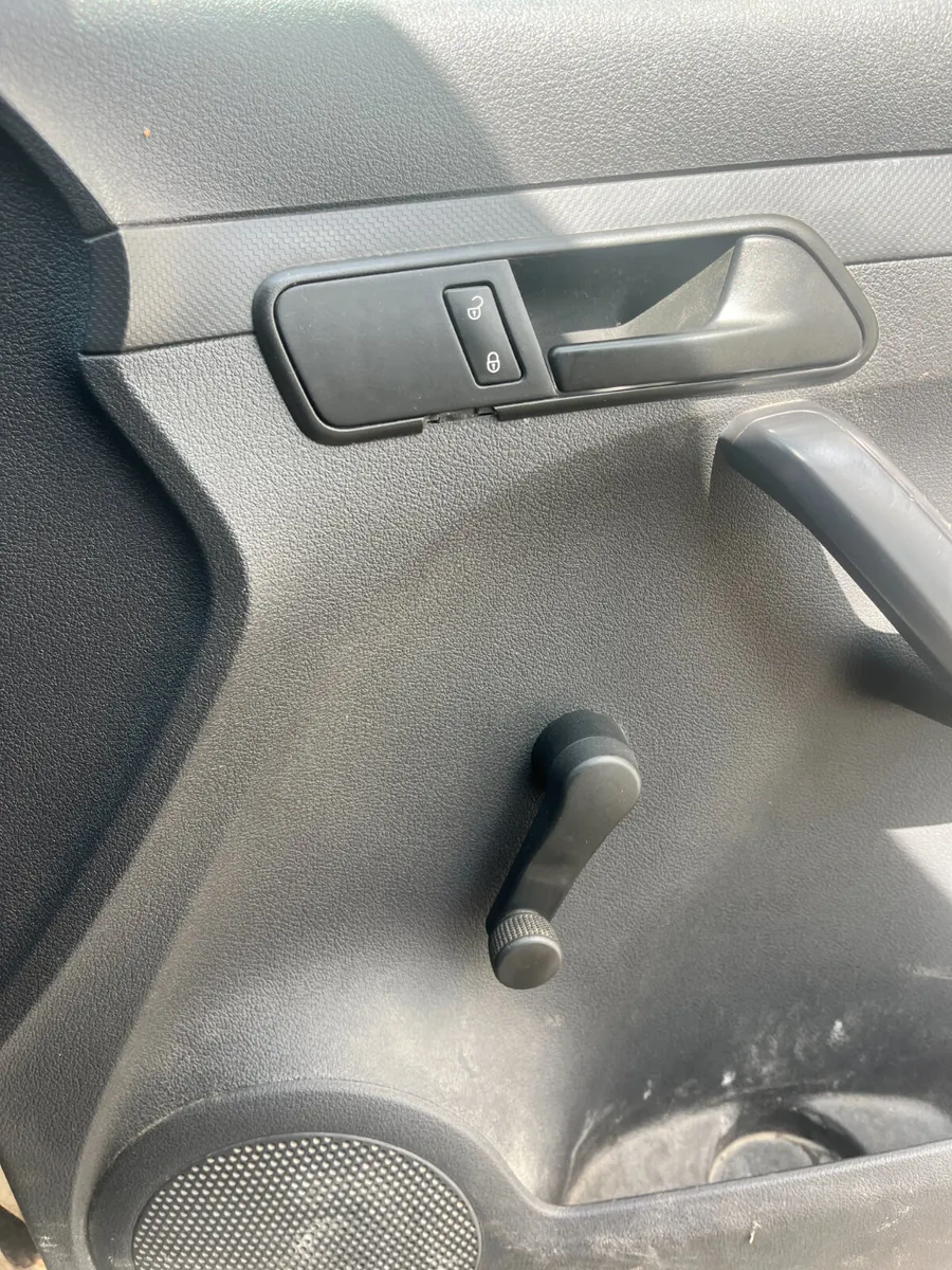 Volkswagen Caddy 2015 - Image 4