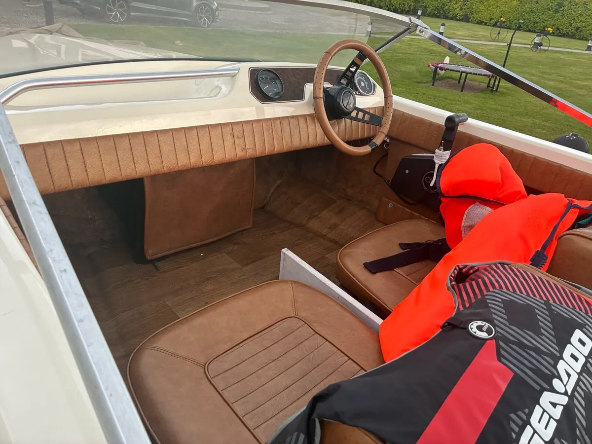 Speed boat - Image 4