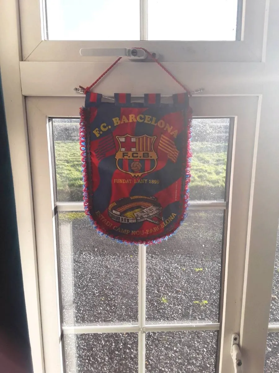 Barcelona football pennant 30 years old - Image 1