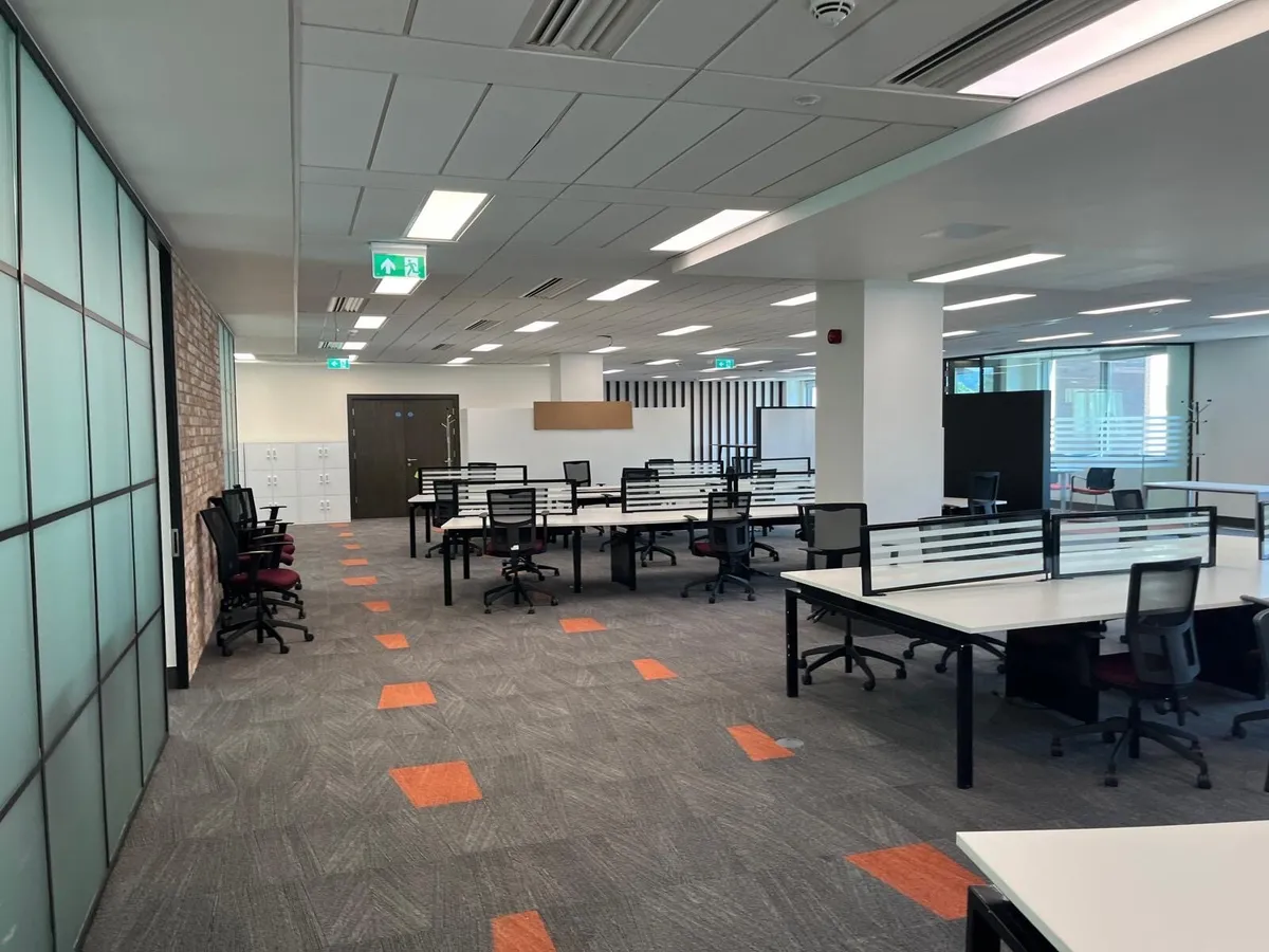 Office desks 400 work stations like new pods of 6 - Image 4