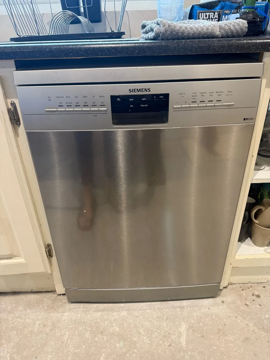 Dishwasher - Image 1