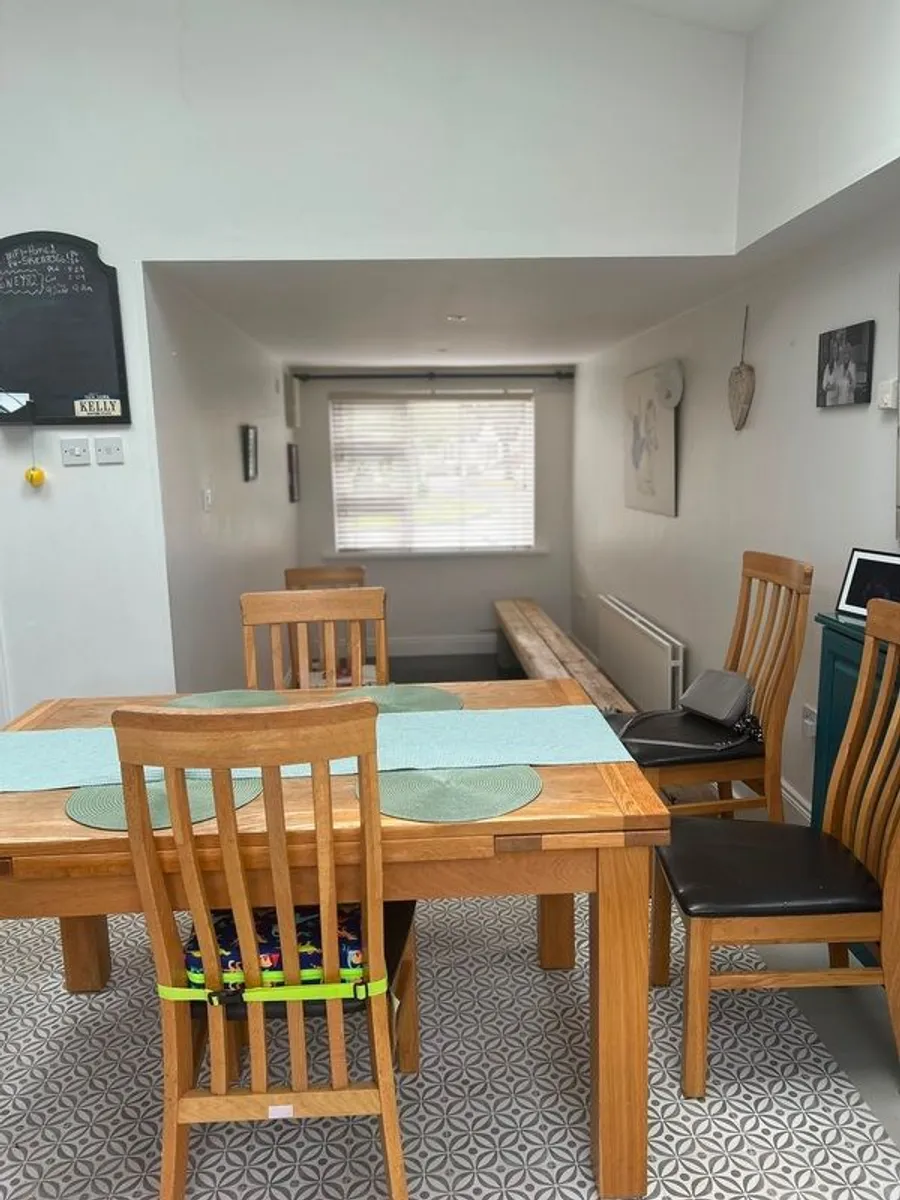 kitchen table and 6 chairs - Image 3