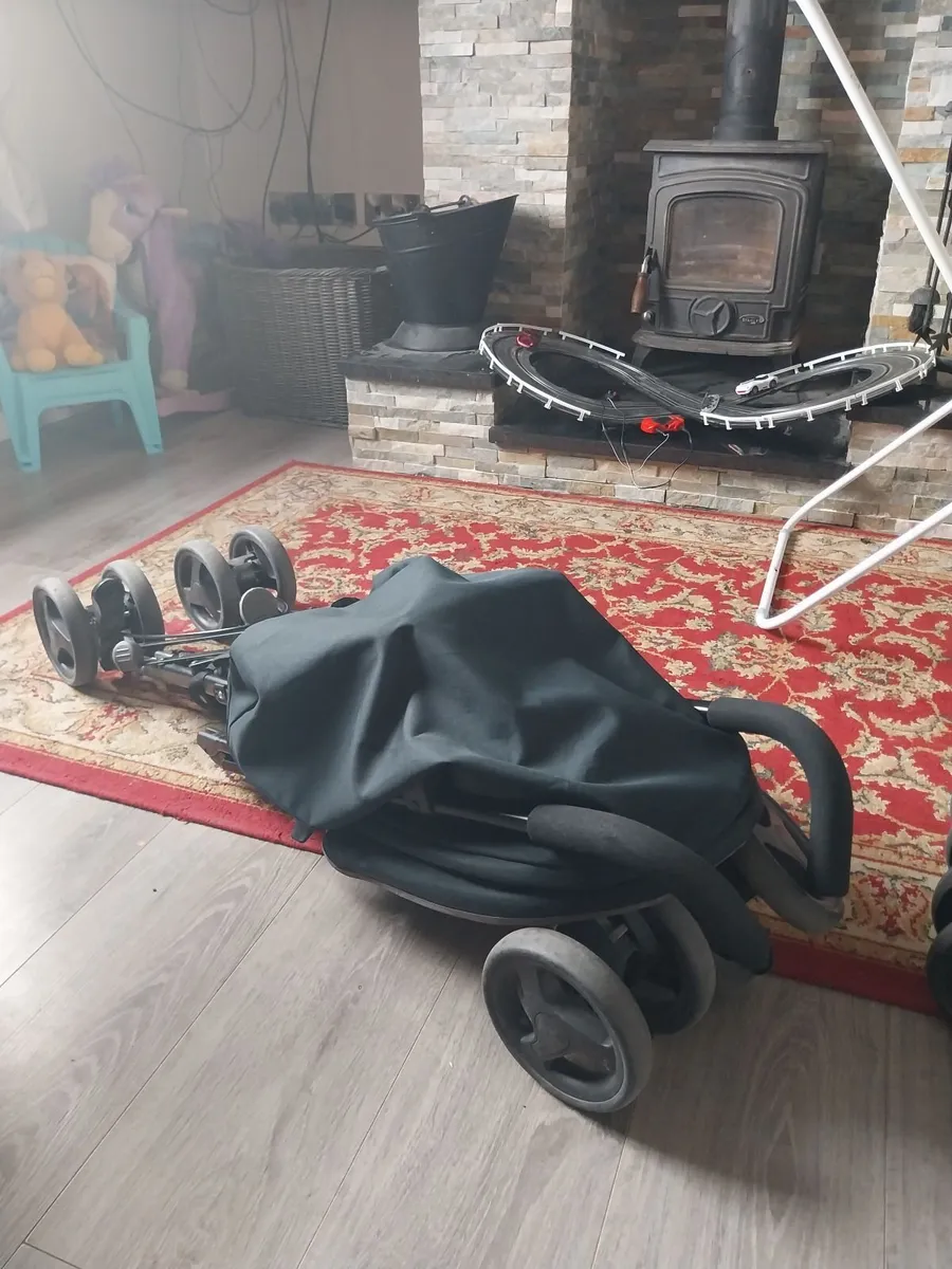 Stroller - Image 3