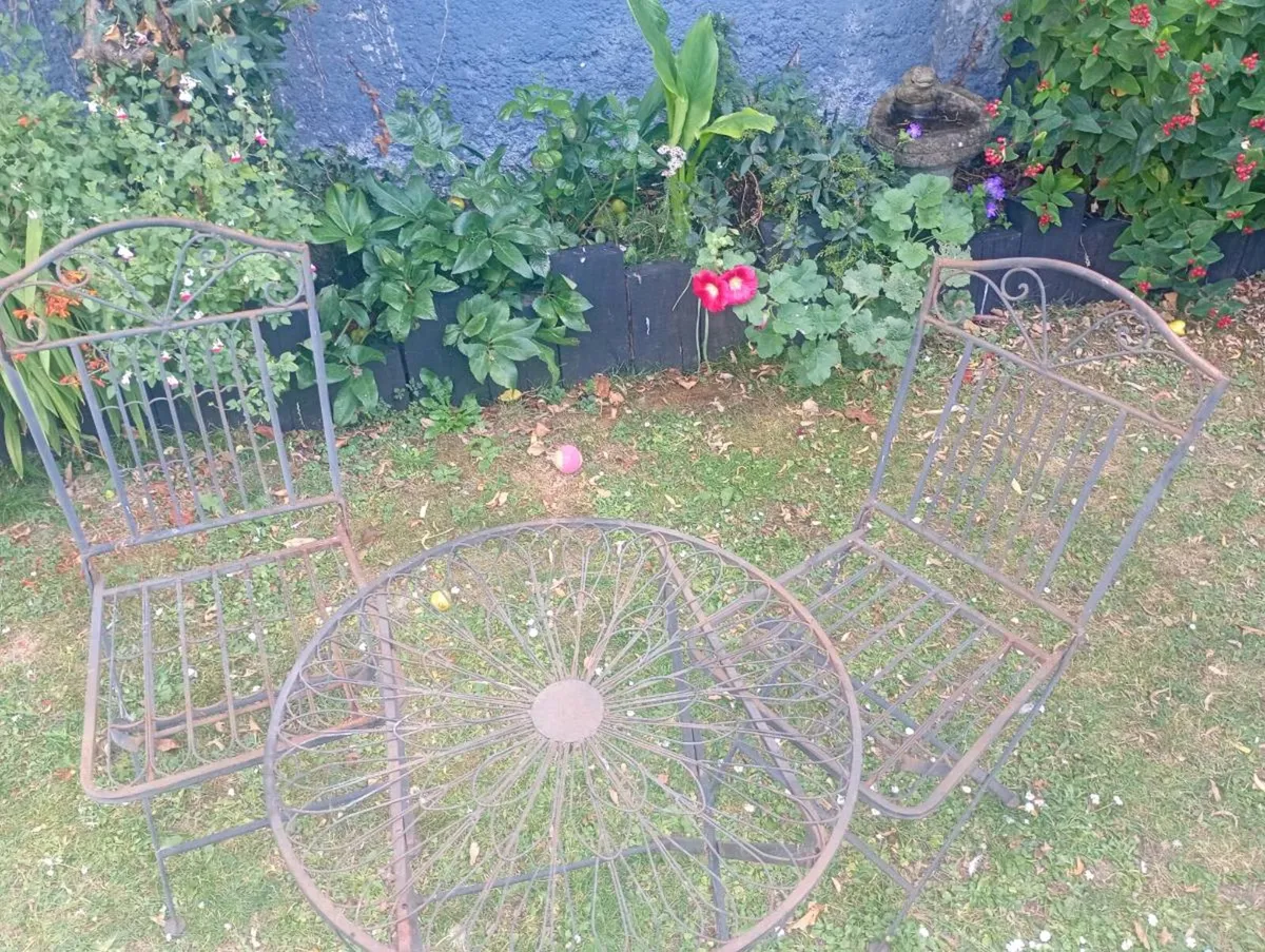 folding patio set - Image 1