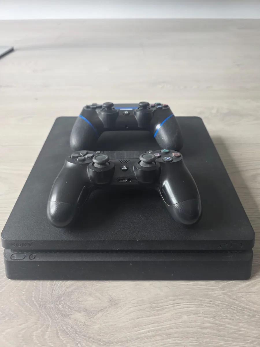 PS4 Slim 500G + Call of Duty, 2 Controllers - Image 3