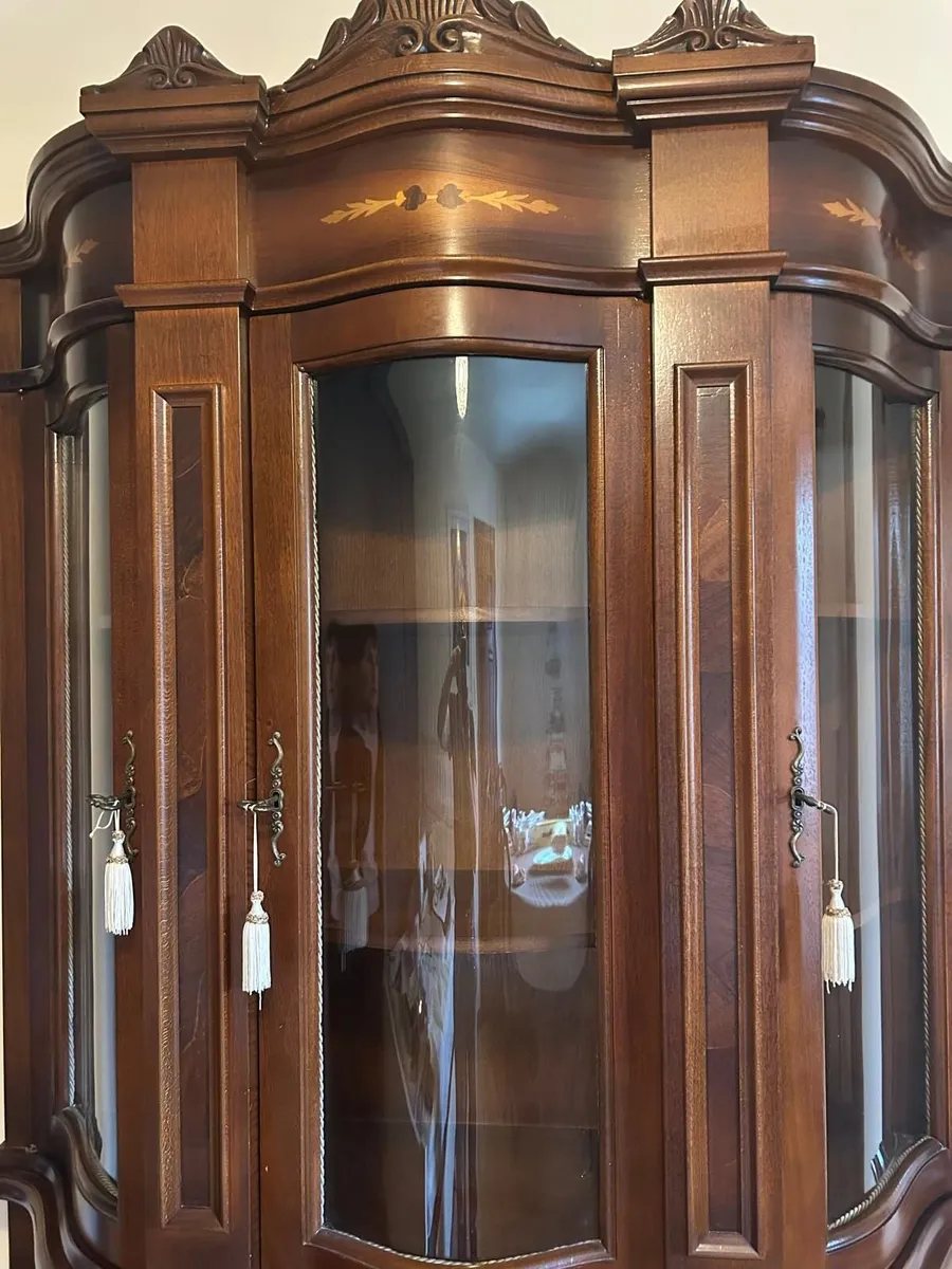 Table and chairs, and Cabinet - Image 1
