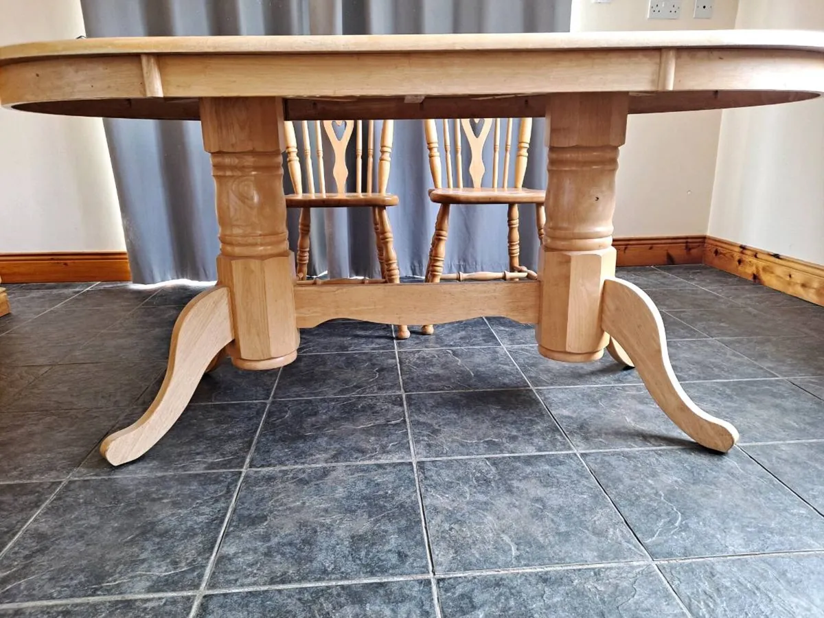 Table and Chairs - Image 4