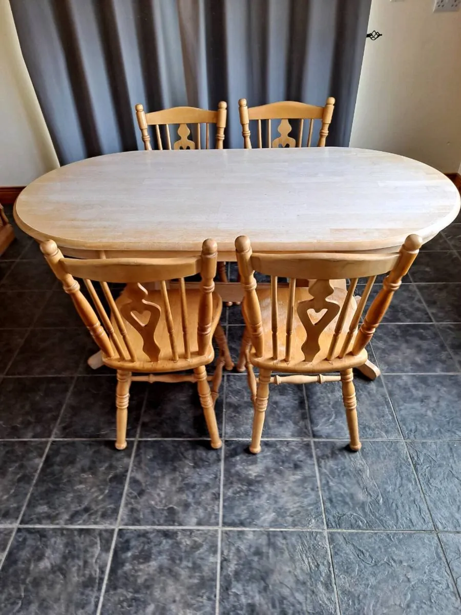 Table and Chairs - Image 2