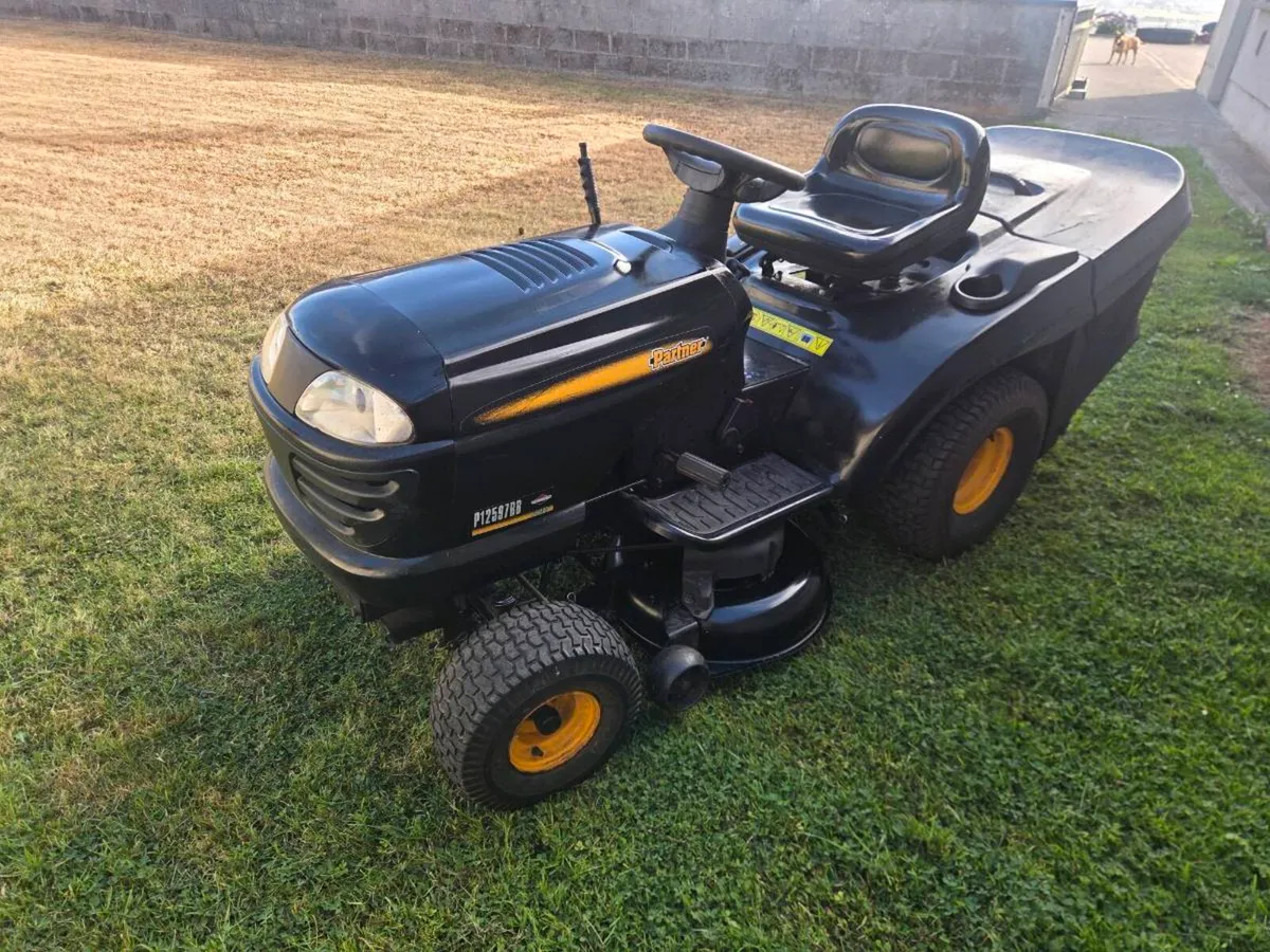 Lawnmower with new deck - Image 2