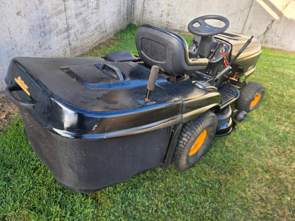Lawnmower with new deck - Image 3