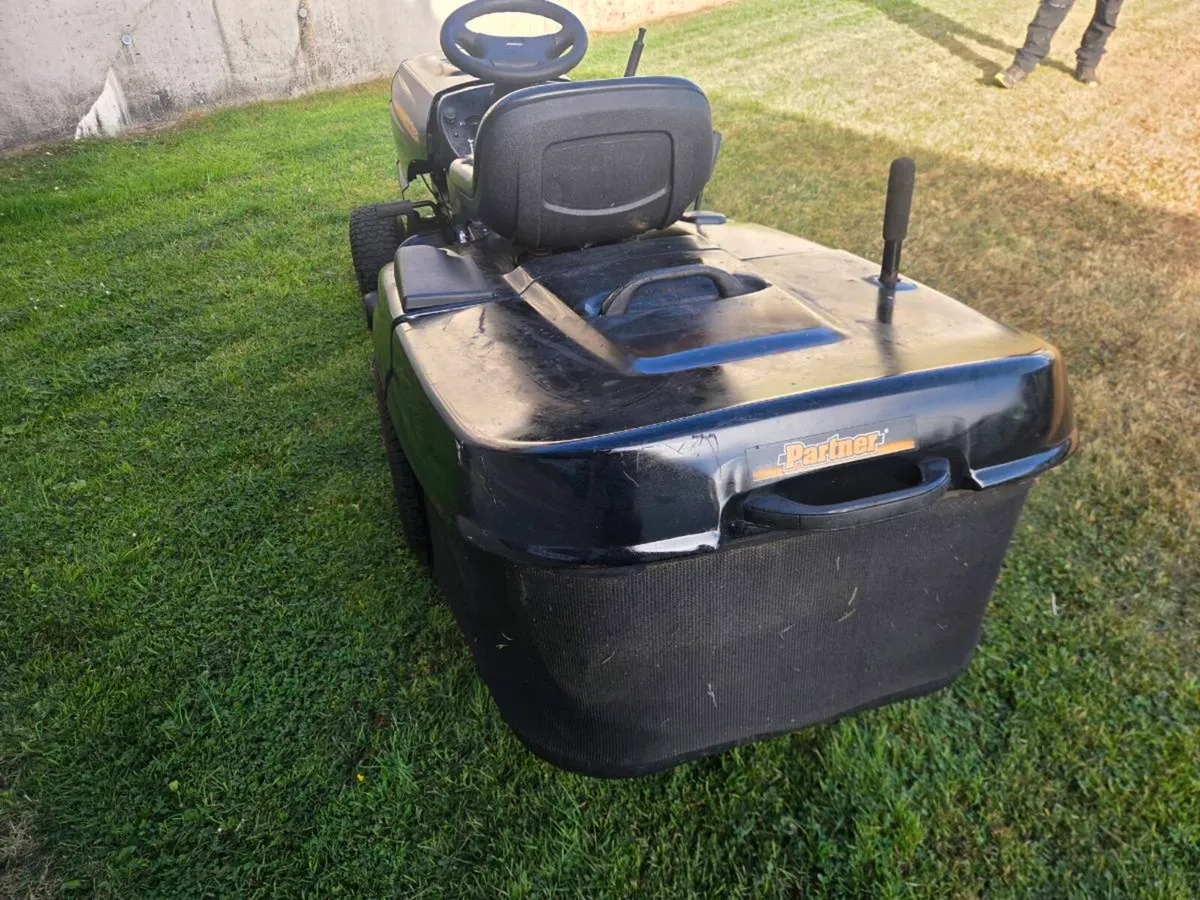 Lawnmower with new deck - Image 4
