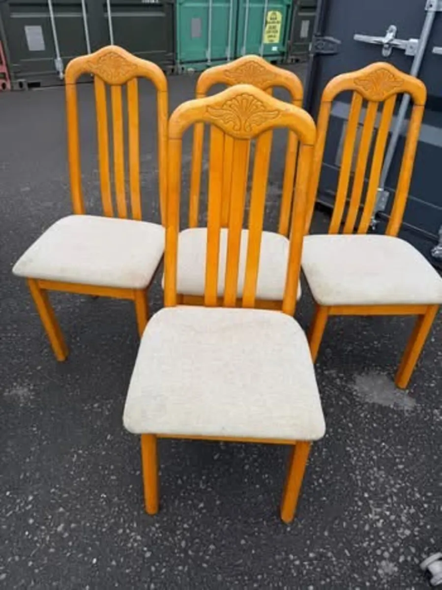 4 dining chairs - Image 1