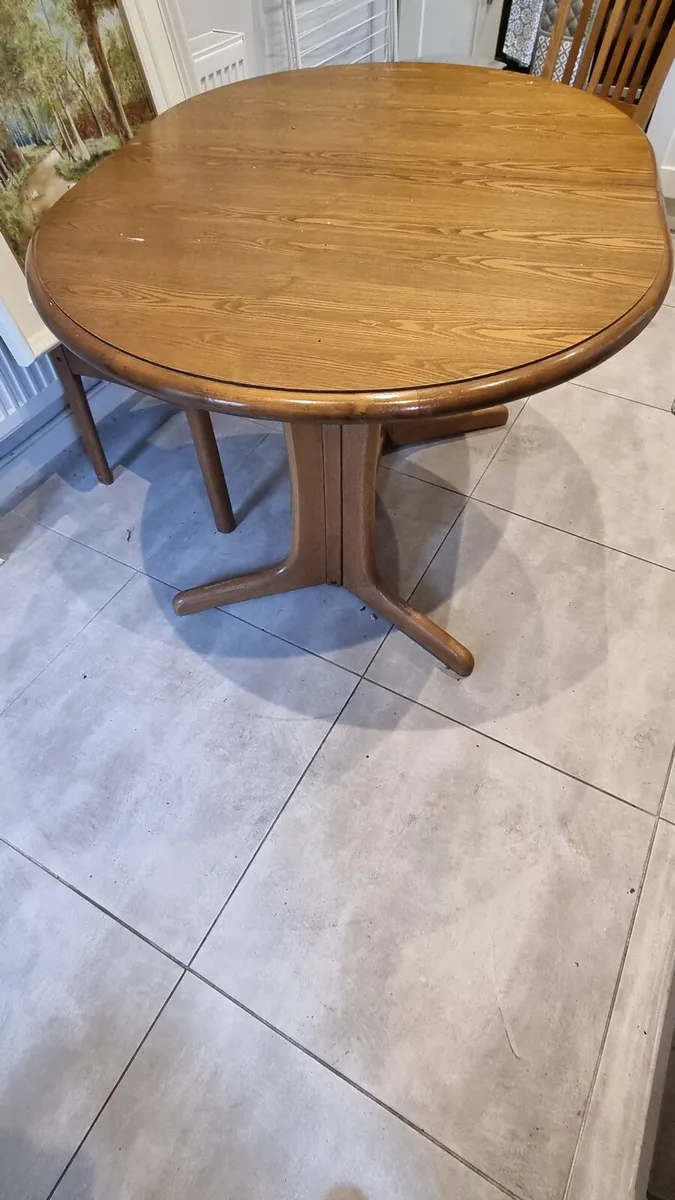 Kitchen table - Image 1