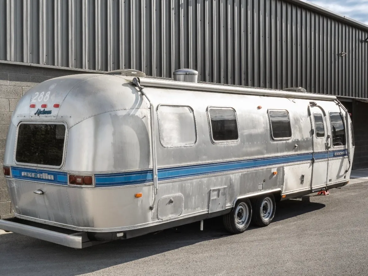 AIRSTREAM  CARAVAN - Image 4