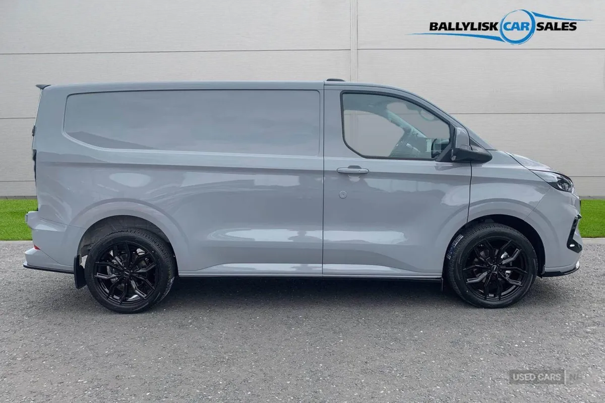 Ford Transit Custom 2.0 280 136PS EcoBlue Limited - Image 3