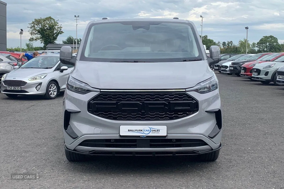Ford Transit Custom 2.0 280 136PS EcoBlue Limited - Image 4