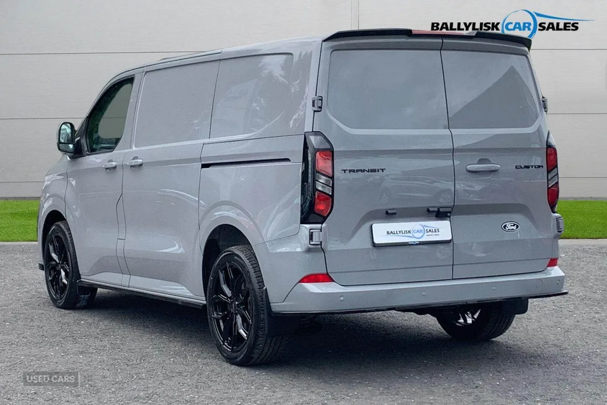 Ford Transit Custom 2.0 280 136PS EcoBlue Limited - Image 2
