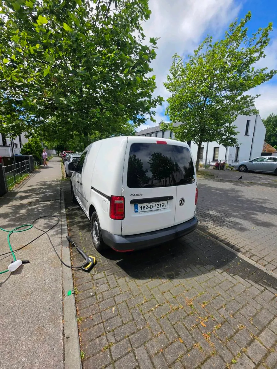 Volkswagen Caddy 2018 2.0tdi - Image 4