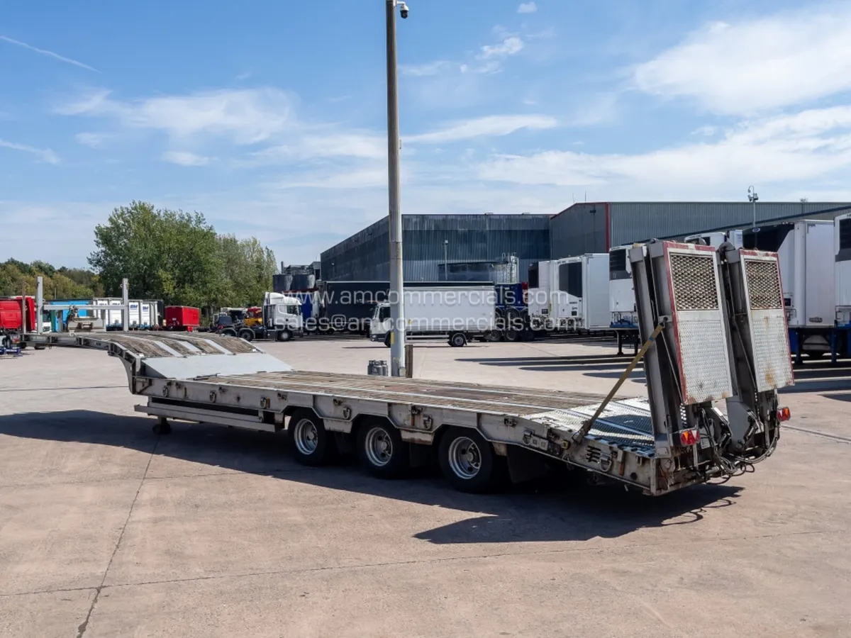 2015 MONTRACON LOW LOADER - Image 4