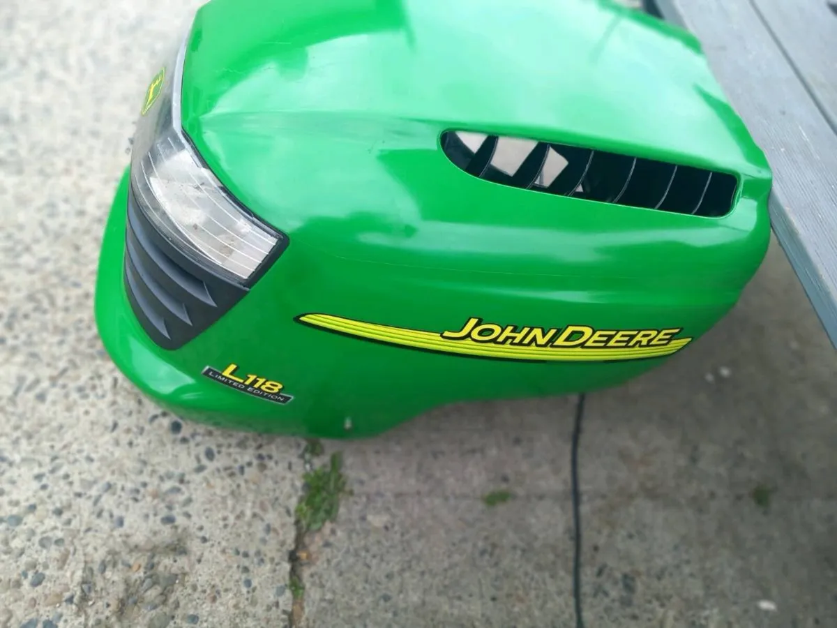 John deere bonnets for sale - Image 2