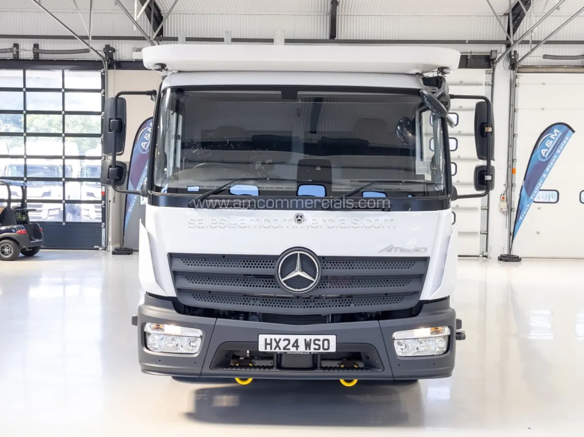 2024 MERCEDES ATEGO 816 POLE CARRIER WITH CRANE - Image 2