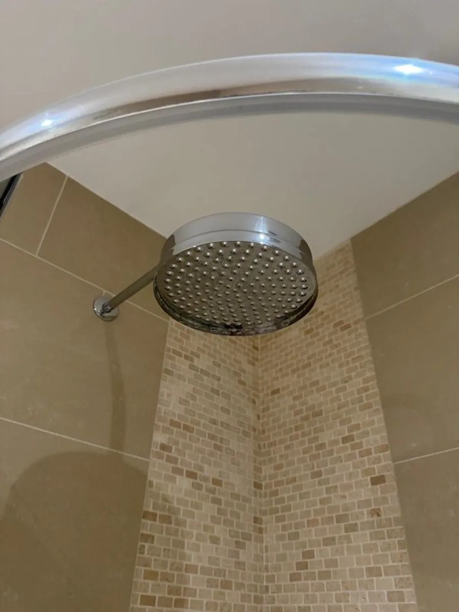 Bathroom En-suite Vogue Suite - Image 1