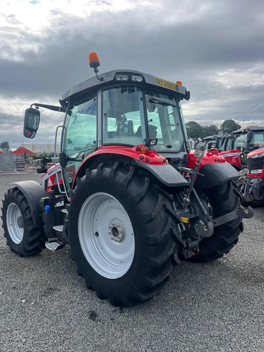 Massey Ferguson 5s.125 - Image 4
