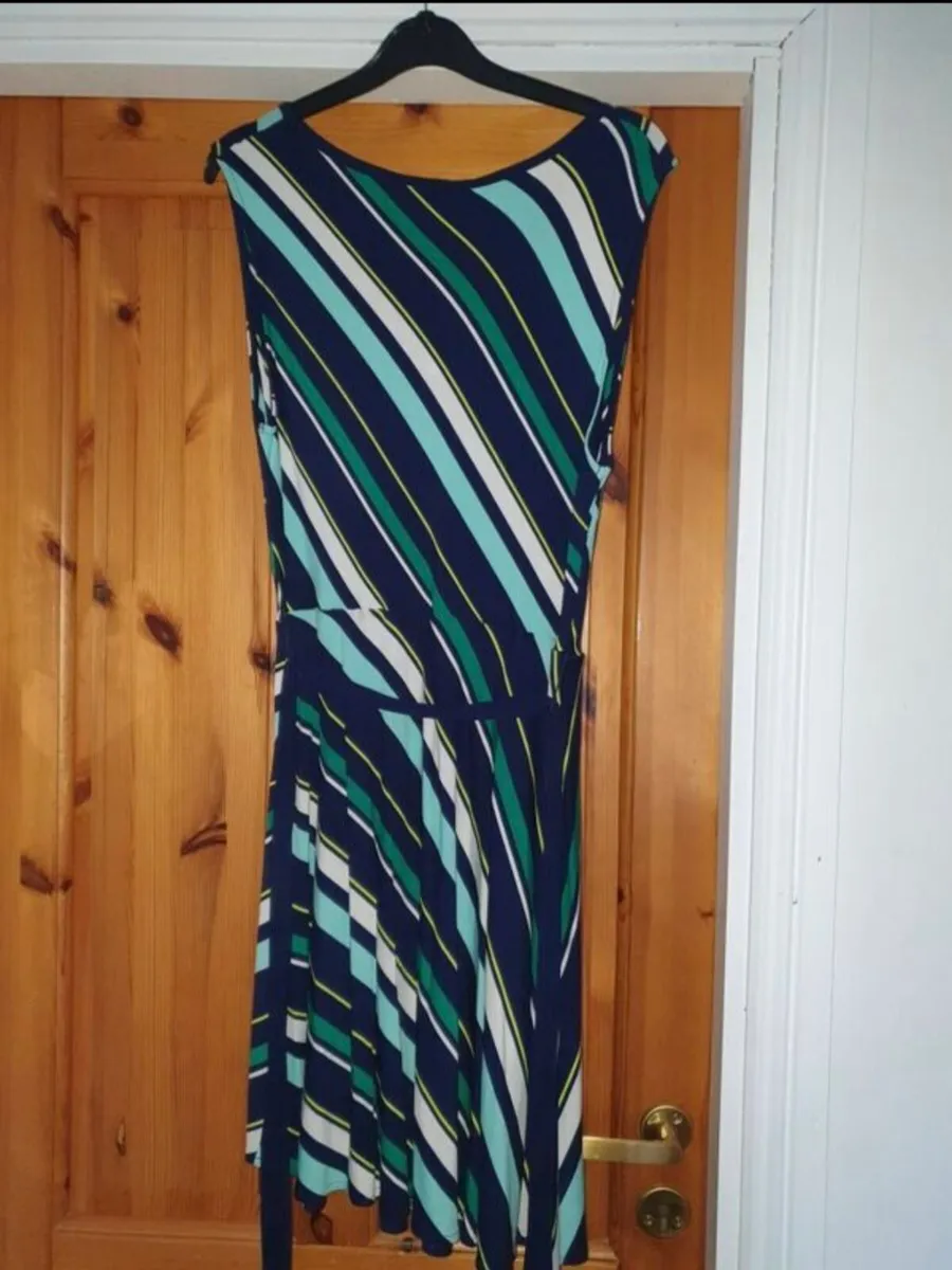 BNWT Oasis Belted Dress - Image 2