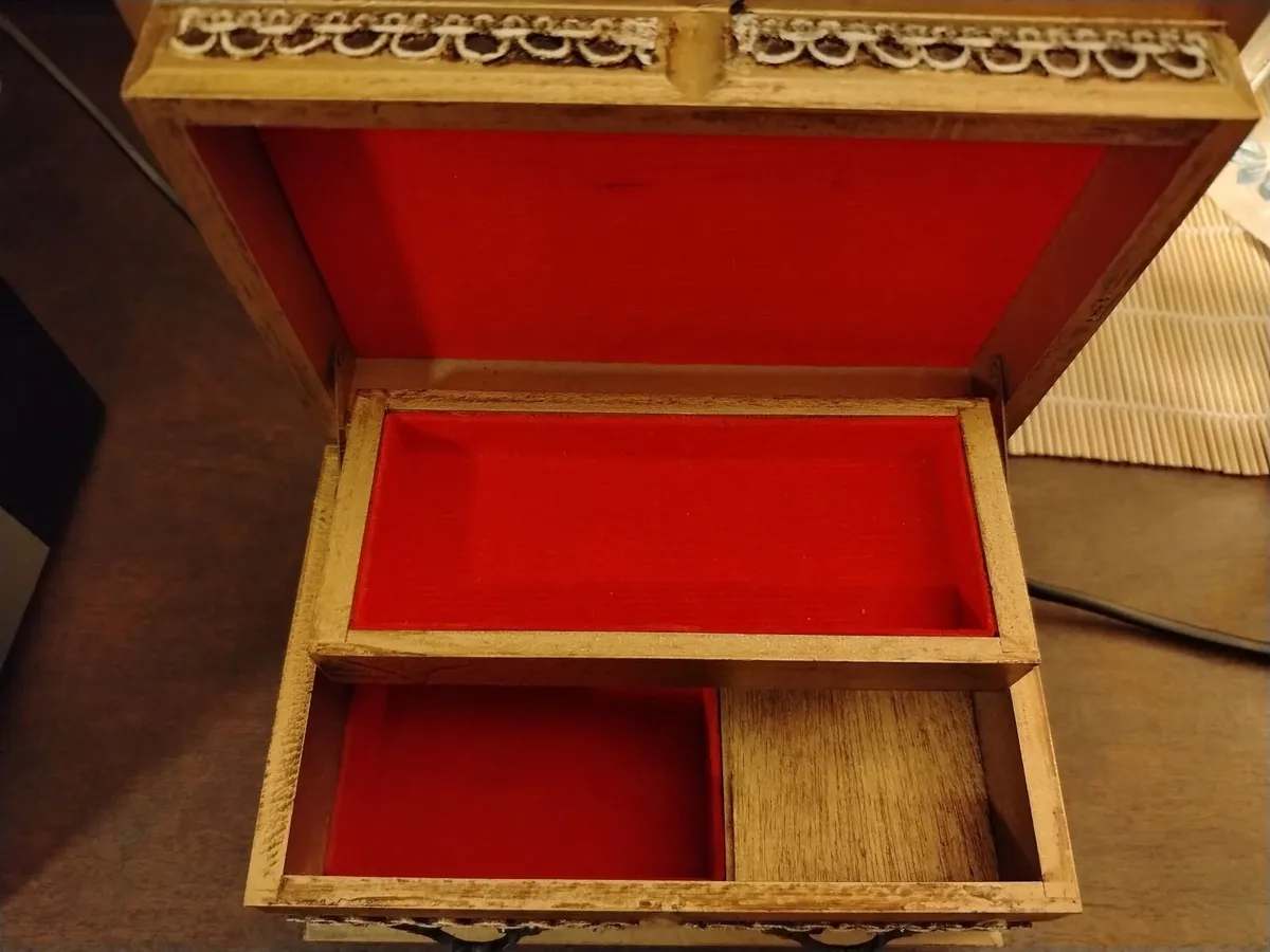Vintage wooden box - Image 2