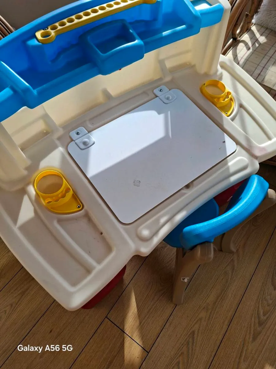 Kids desk - Image 4