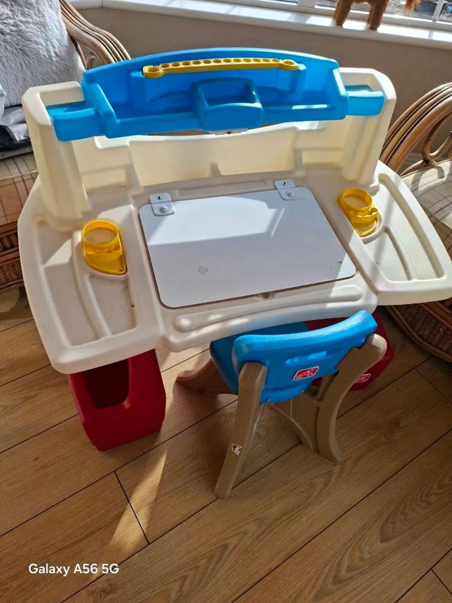 Kids desk - Image 1