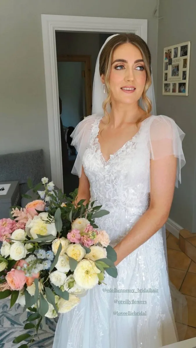 Wedding dress - Image 4