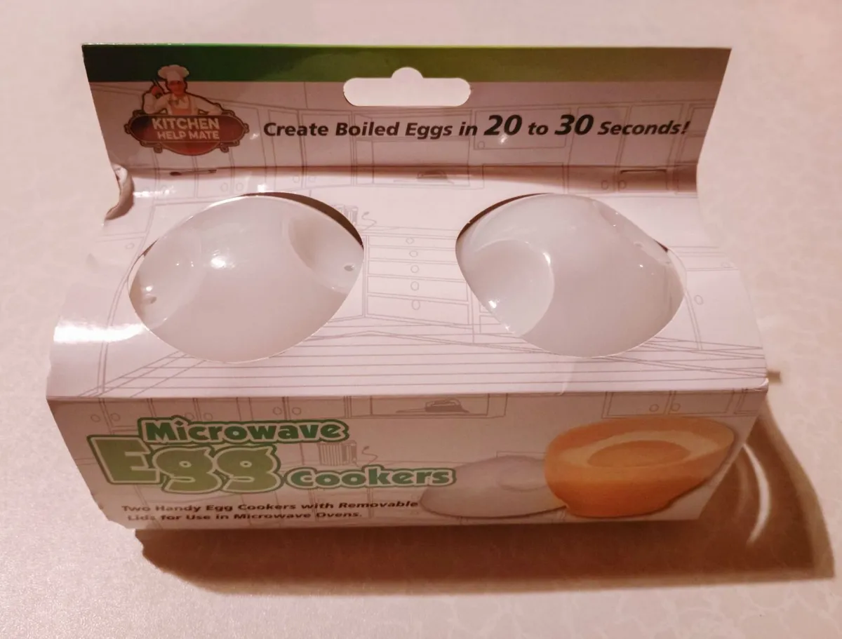 TWO PLASTIC MICROWAVE EGG COOKERS (NEW). - Image 3