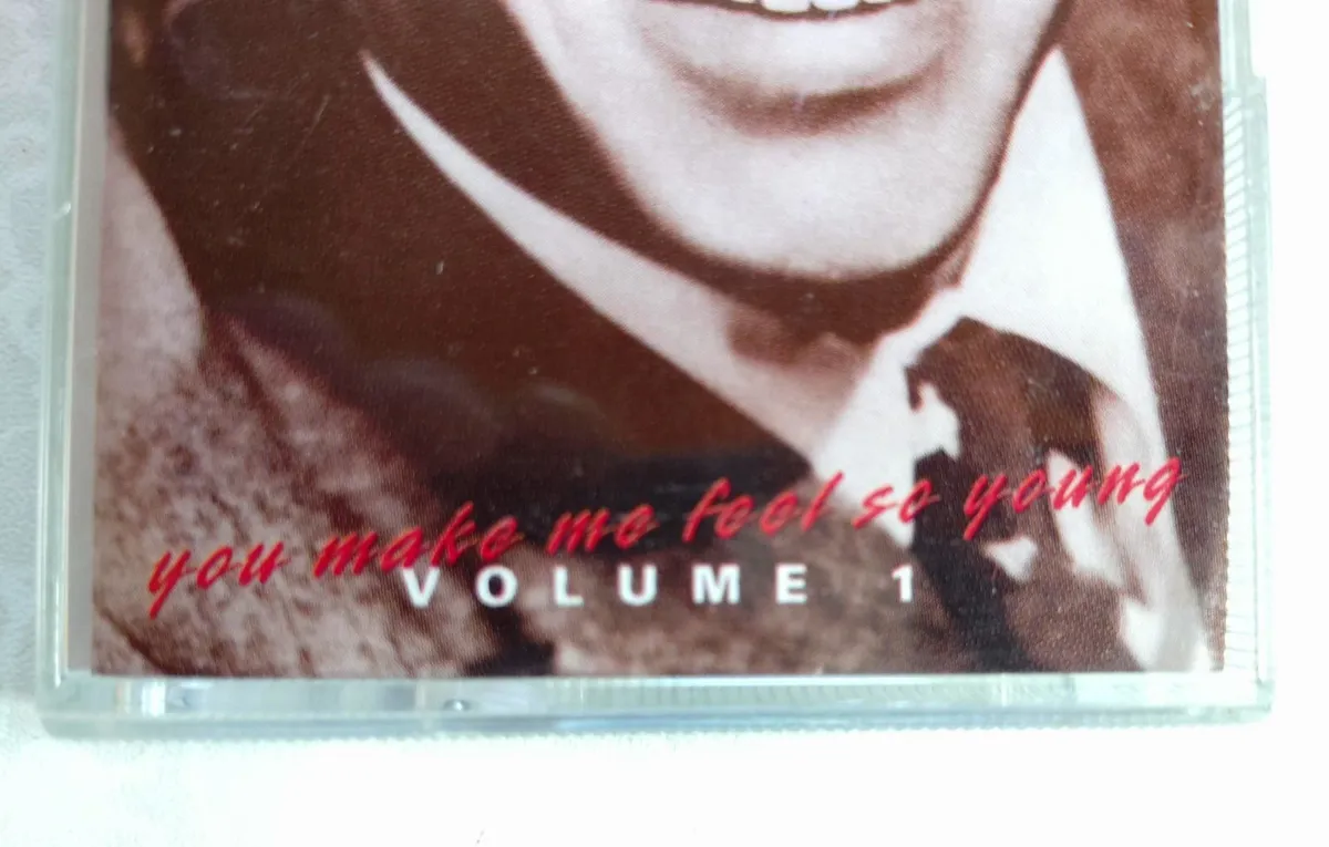 FRANK SINATRA (THE COLLECTION) CASSETTE TAPE. USED - Image 2