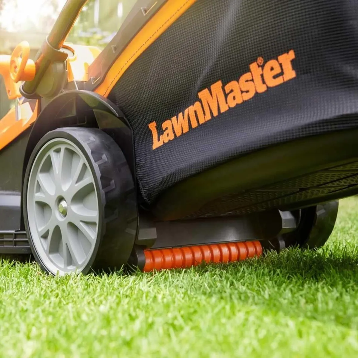 1600W Electric Lawn Mower with 37CM Cutting Width - Image 3