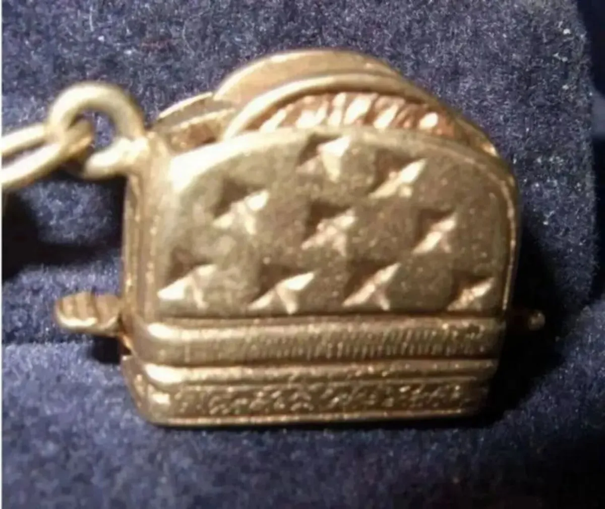 Vintage 9ct Gold Pop-Up Toaster Charm - Image 3