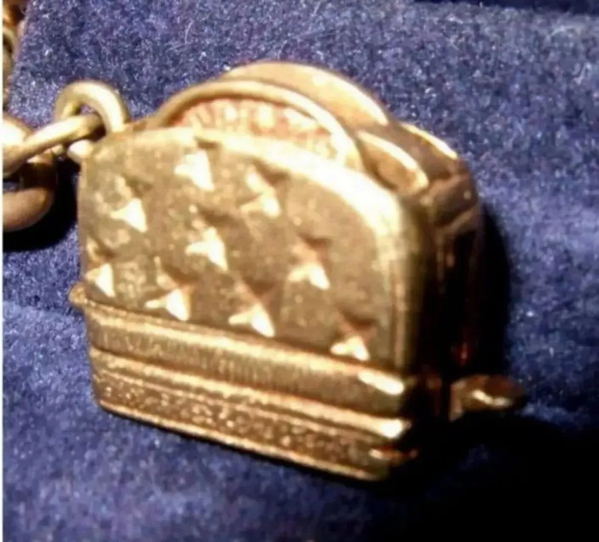 Vintage 9ct Gold Pop-Up Toaster Charm - Image 1