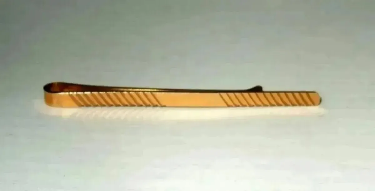 Vintage Hallmarked 9ct Gold Tie Pin - Image 3