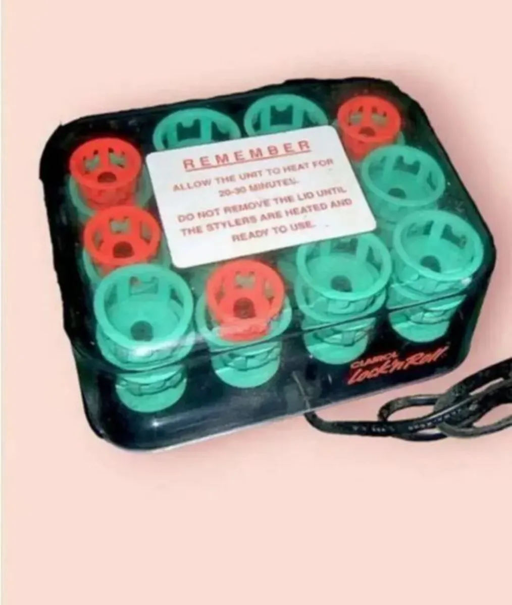 Clairol 'Lock n Roll Heated Hair Curlers' - Image 1