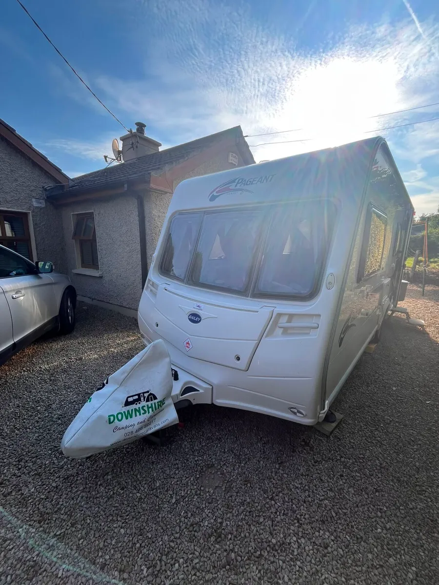 Caravan - Image 1