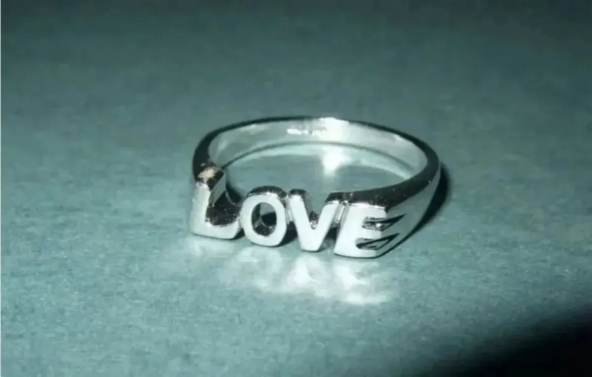 Vintage Hallmarked Silver 'Love' Ring - Image 3