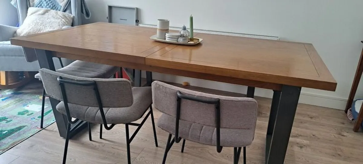 Michael Murphy Extending Dining Table, Bench and 6 Chairs  Excellent Condition - Image 1