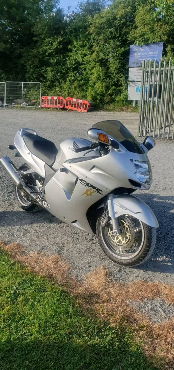 Honda Blckbird CBR1100XX - Image 1